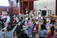 体育館でここまで盛り上がる芸術鑑賞会